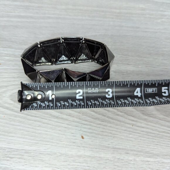 Gray Metal Stretch Geometric Bracelet One Size - Picture 4 of 5